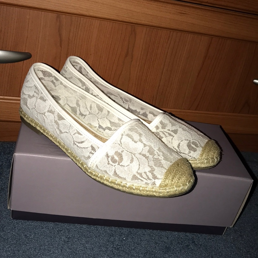 Jennifer Lopez flats!